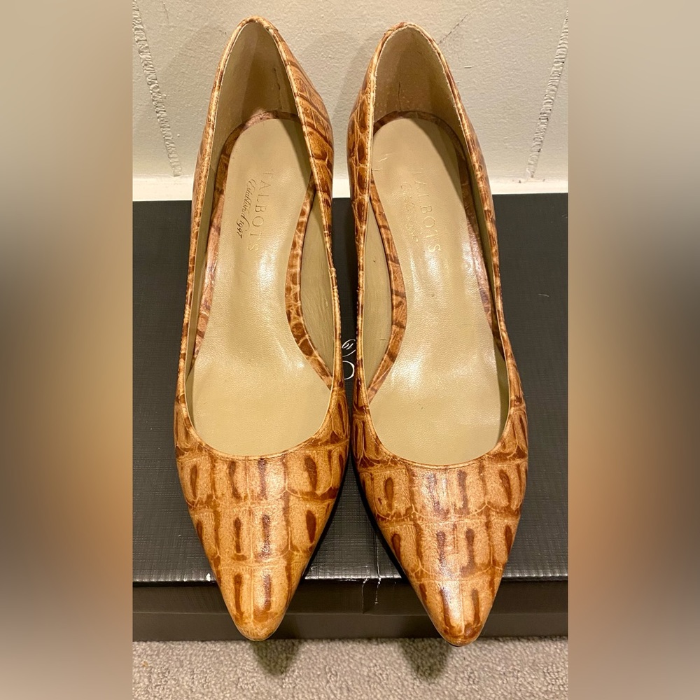 Talbots Size 8 Leather Kitten Heels